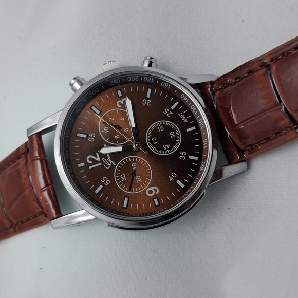 Geneva Mens Watch - Picture 2 of 4